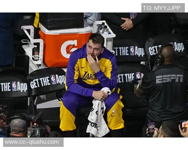 东契奇退役前签一天合同可能性渺茫杜蒙在位难以实现 东契奇退役前签一天合同可能性渺茫杜蒙在位难以实现