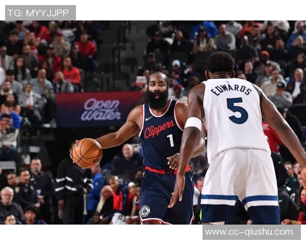 爱德华兹谈与兰德尔的默契配合新赛季展现更多精彩瞬间 爱德华兹谈与兰德尔的默契配合新赛季展现更多精彩瞬间