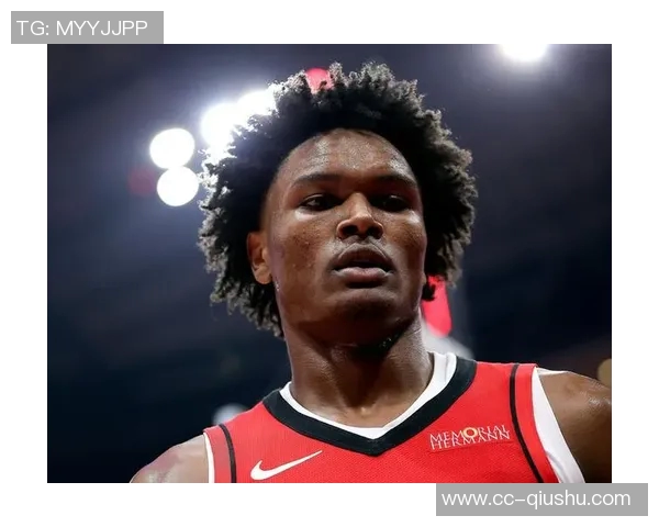 阿门对裁判判罚感到震惊半场4犯需更加谨慎应对挑战 阿门对裁判判罚感到震惊半场4犯需更加谨慎应对挑战